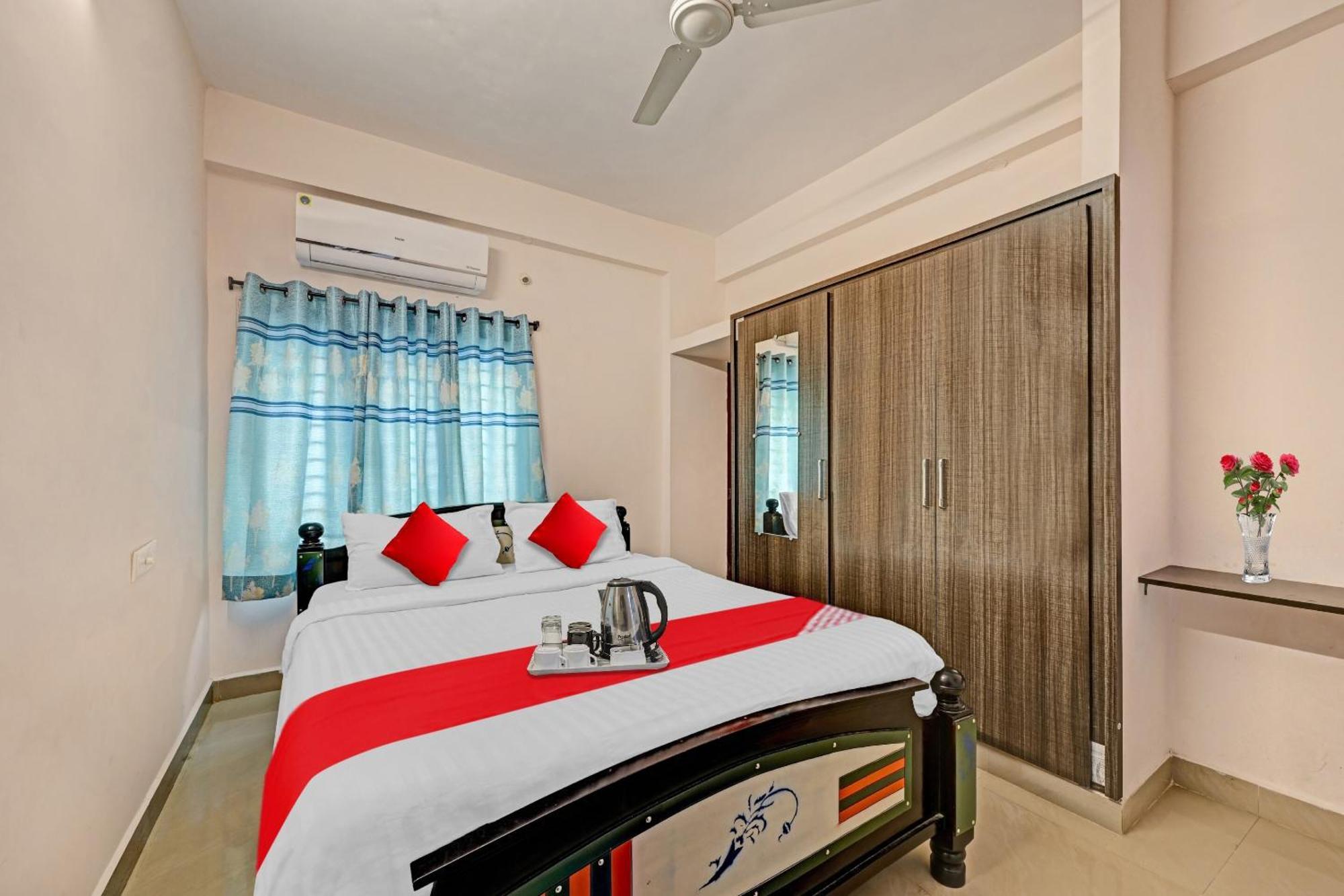 Hotel O Coastal Inn Luxury Service Apartments Kākināda Buitenkant foto
