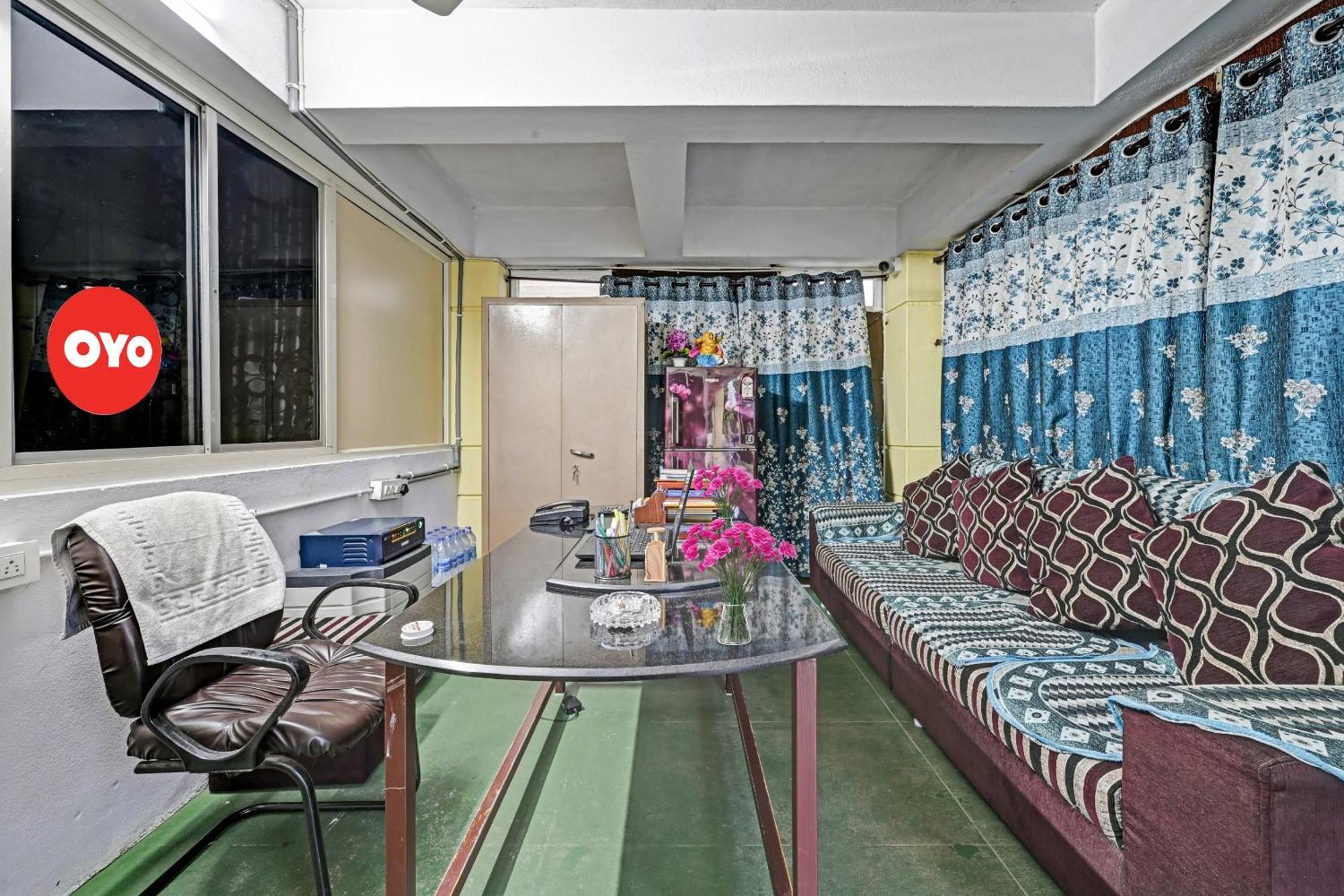 Hotel O Coastal Inn Luxury Service Apartments Kākināda Buitenkant foto