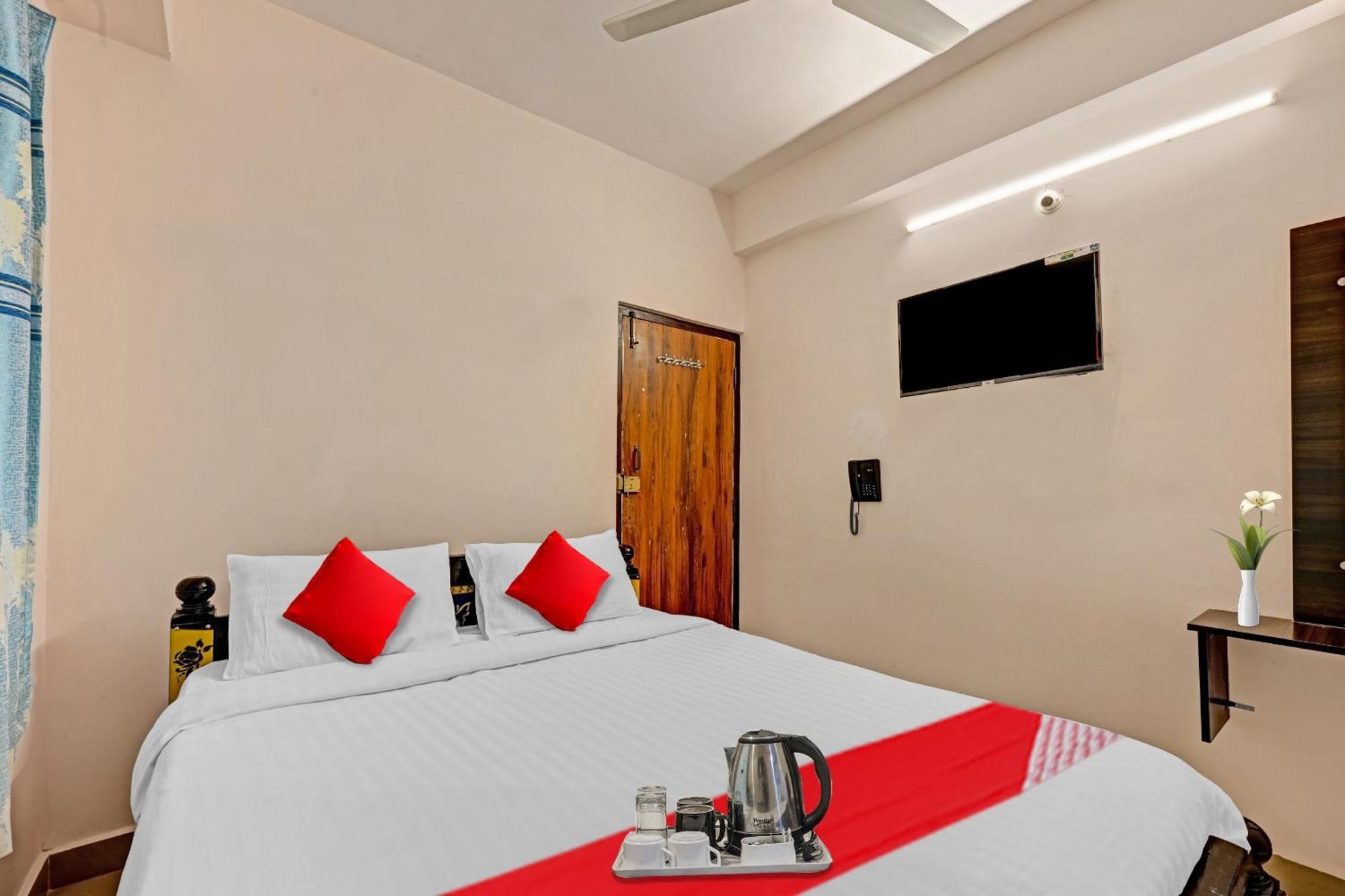 Hotel O Coastal Inn Luxury Service Apartments Kākināda Buitenkant foto