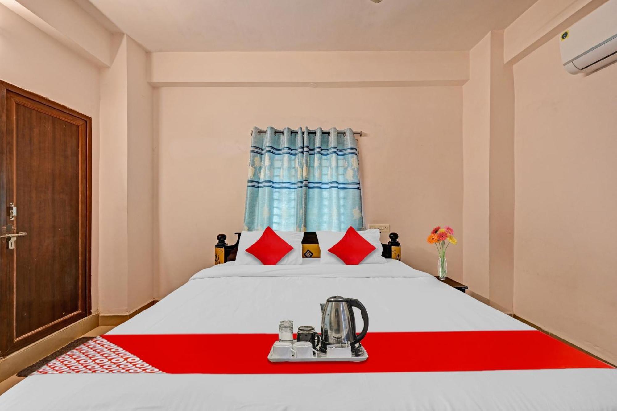 Hotel O Coastal Inn Luxury Service Apartments Kākināda Buitenkant foto