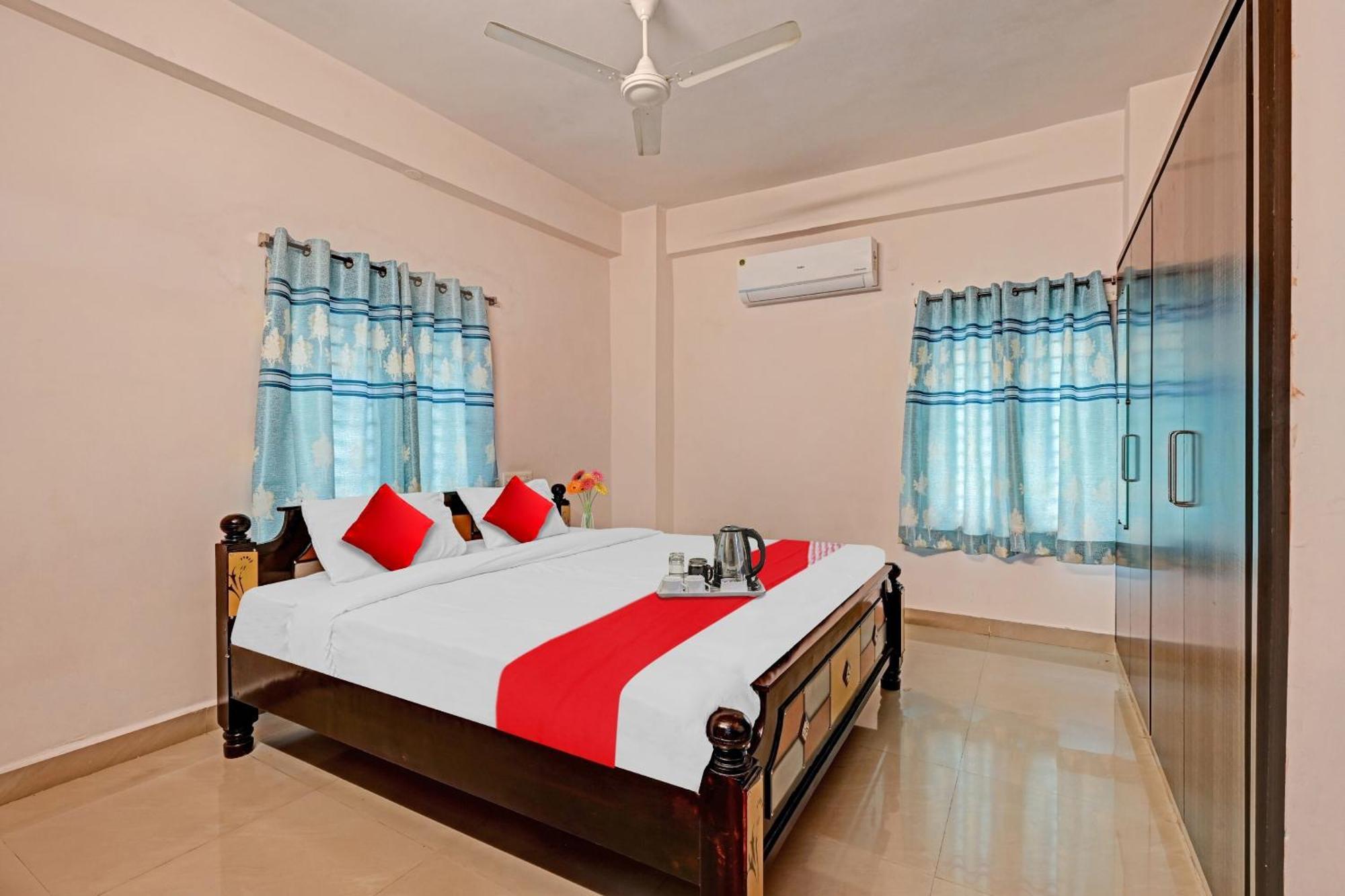 Hotel O Coastal Inn Luxury Service Apartments Kākināda Buitenkant foto
